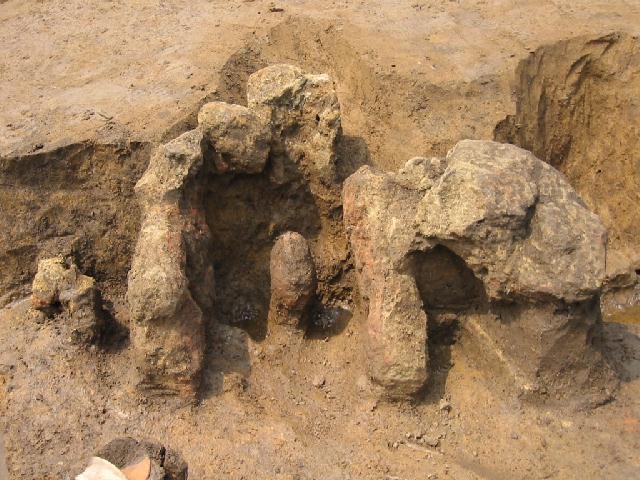 荒川附遺跡：砂岩製のカマド