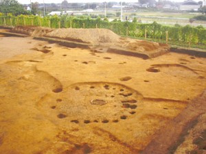 堀込遺跡：縄文時代の柄鏡形住居