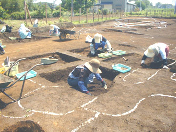 木曽免遺跡：１・２号住居跡の調査