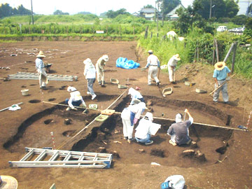 木曽免遺跡：７号住居跡の調査