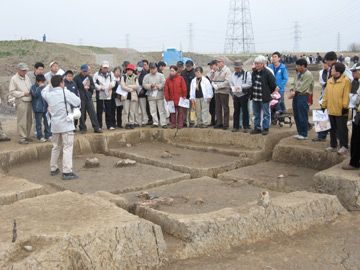 反町遺跡見学会：古墳時代の住居跡