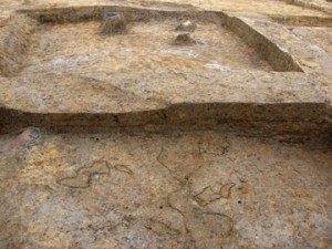 皿沼西遺跡：住居跡の土層に確認された噴砂