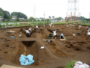 諏訪北2遺跡：発掘調査風景