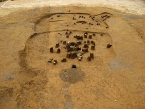 高木道下遺跡：重なり合って見つかった縄文時代中期と後期の住居跡