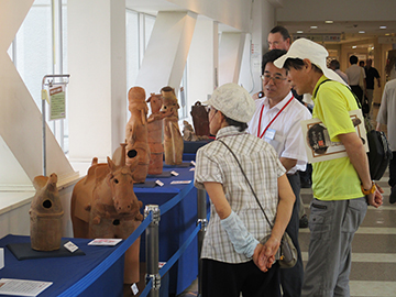 ほるたま展2018「土の中から顔だした」